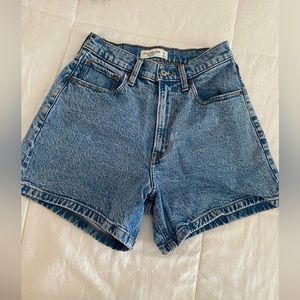 Abercrombie & Fitch Curve Love Dad Shorts